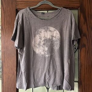 Magnolia Pearl Lunar Moon Short Sleeve Tee Distressed